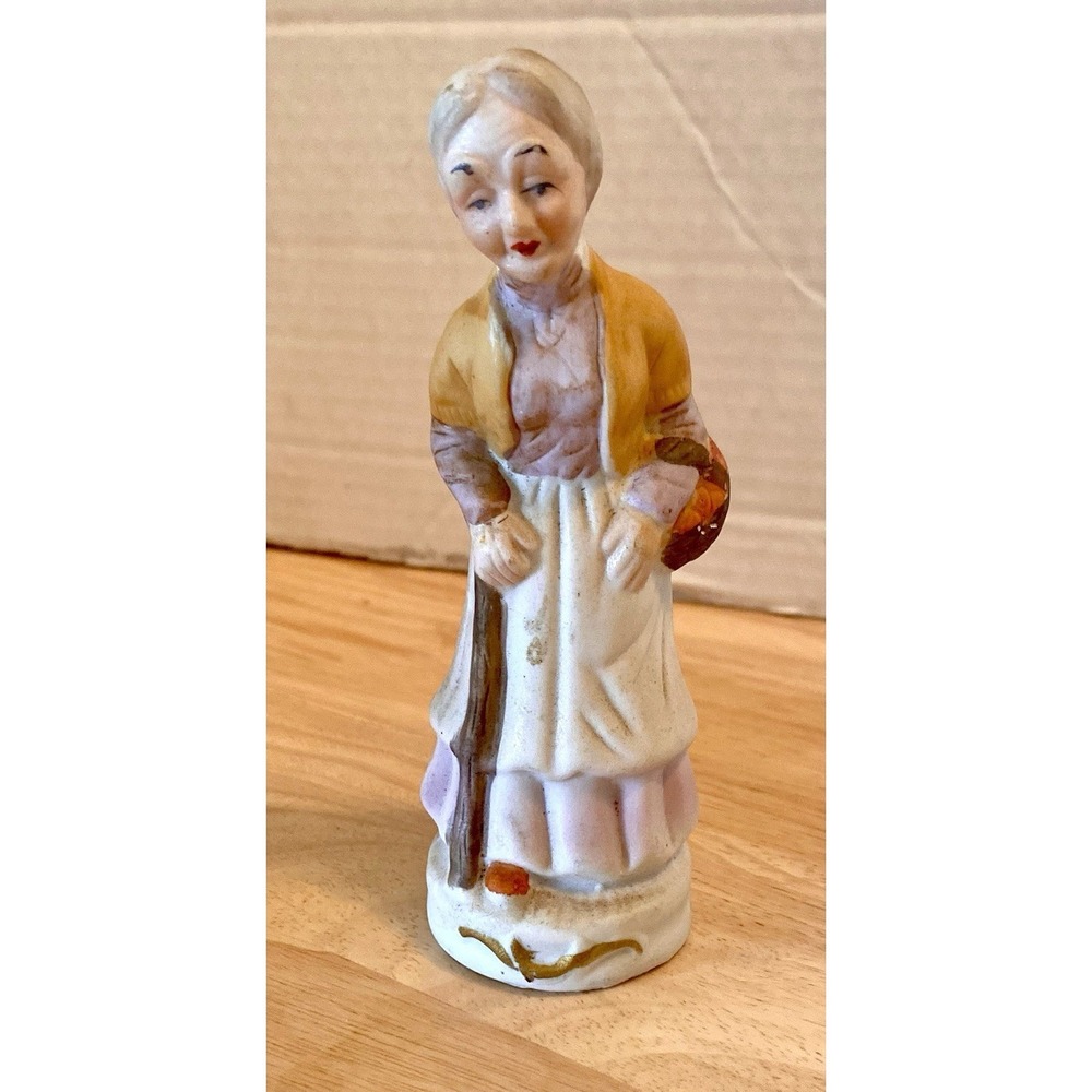 Vintage Elderly Woman Old Farmer Granny Grandma Lady Crown Deville Figurine 5.5" - Picture 1 of 4